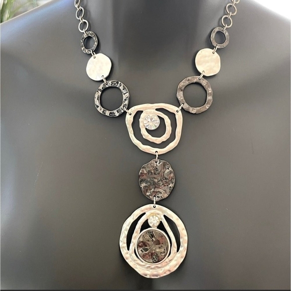 Vintage Silver Hammered Medallion Crystal Open Circle Y Style Statement Necklace - Picture 2 of 5